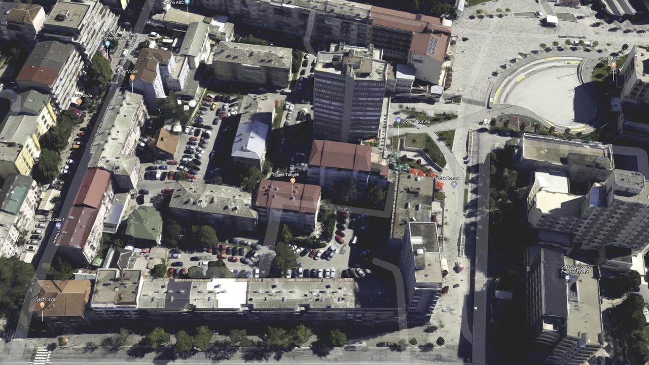 Boulevard Prishtina Enes Prishtinë Ngoại thất bức ảnh